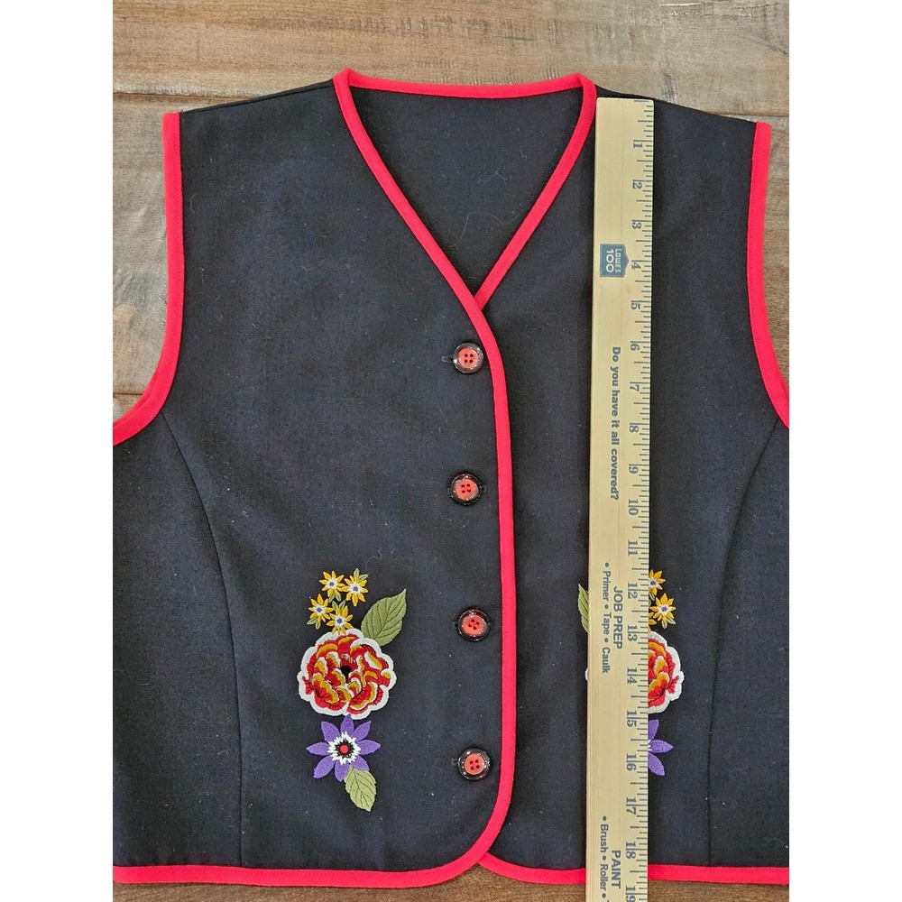 VTG  BOHO Floral Hungarian Folk Vest Black Red Piping Button Front USA Size 10 - Picture 5 of 10